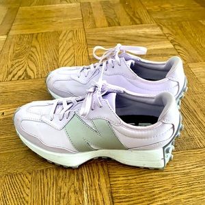 New Balance 327 sneakers